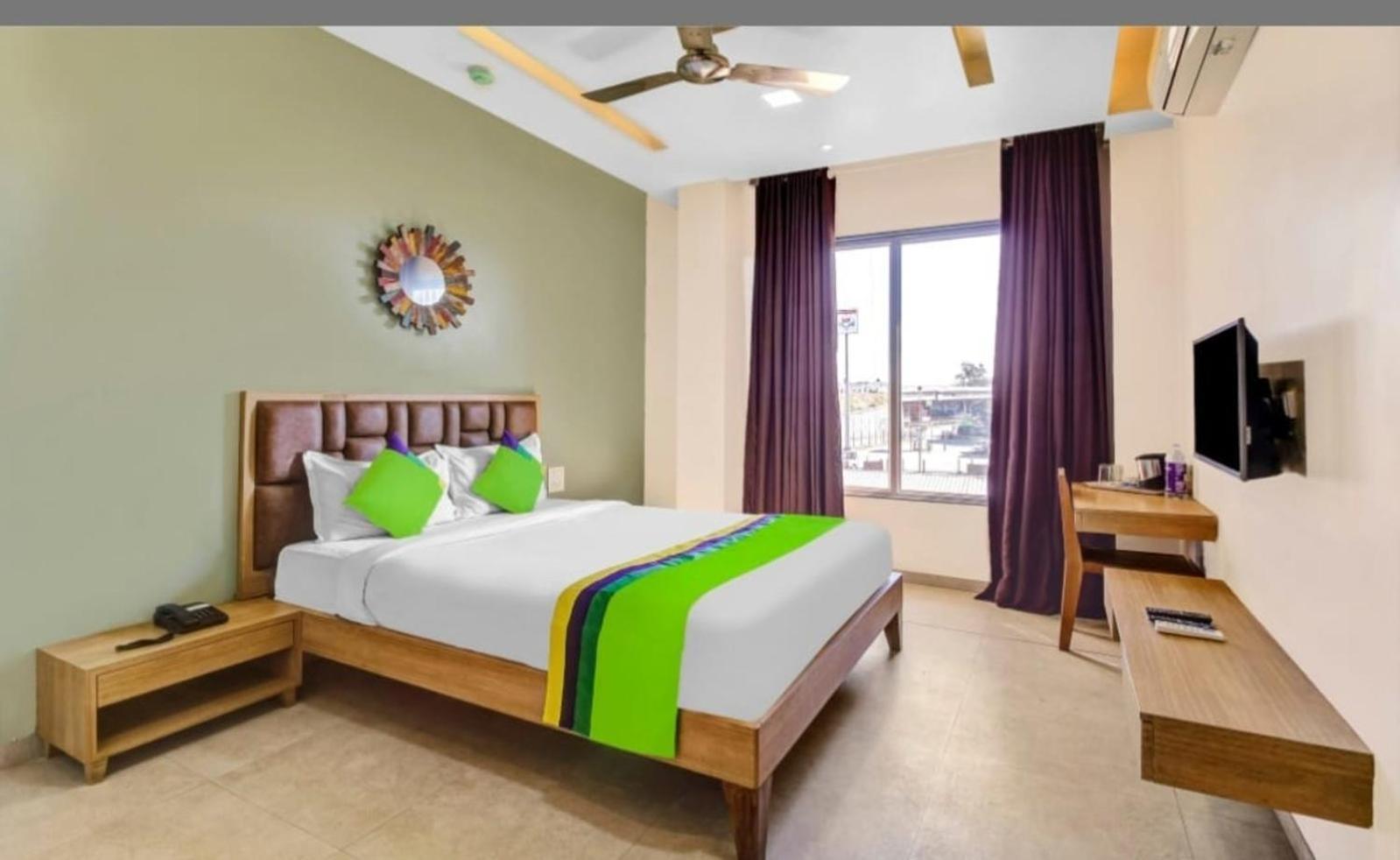 Elite Boutique Hotel Satara Luaran gambar