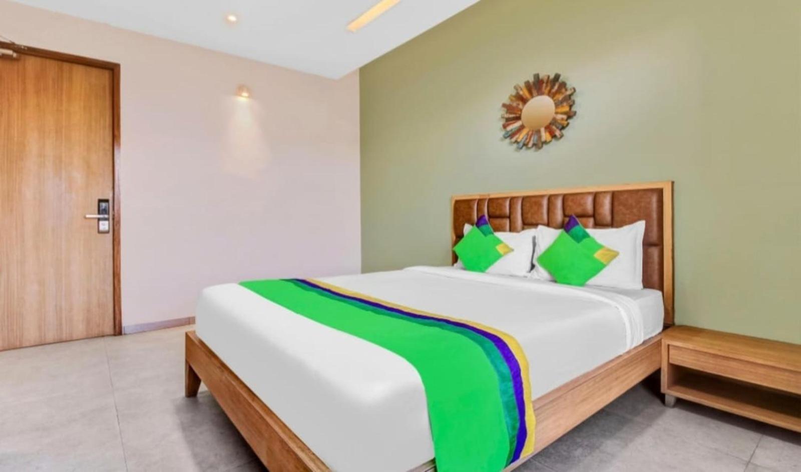 Elite Boutique Hotel Satara Luaran gambar